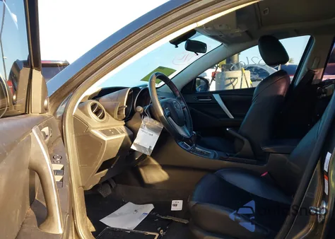 2010 Mazda Mazda3 S Grand Touring z USA, uszkodzony, nr VIN JM1BL1H60A1243169